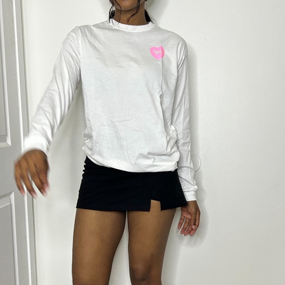 PINK Originals Long Sleeve White “Love Pink” Tee (NWT) - Picture 14 of 15